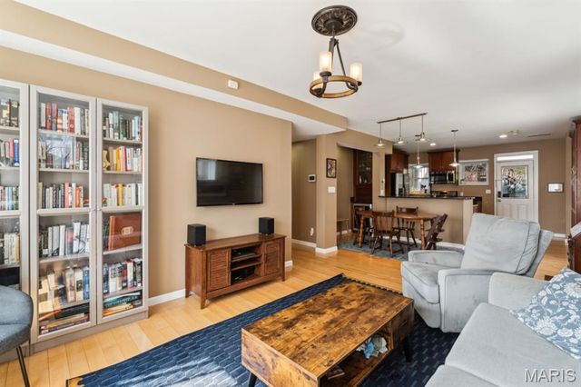 377 N Boyle Avenue A, St Louis, MO 63108