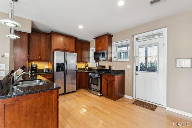 377 N Boyle Avenue A, St Louis, MO 63108