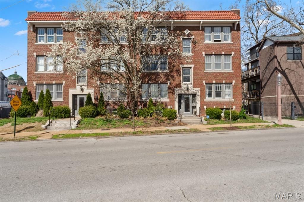 377 N Boyle Avenue A, St Louis, MO 63108