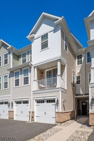 215 Park Ln, Dunellen Boro, NJ 08812