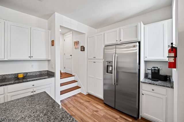 215 Park Ln, Dunellen Boro, NJ 08812