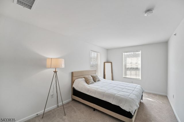 215 Park Ln, Dunellen Boro, NJ 08812