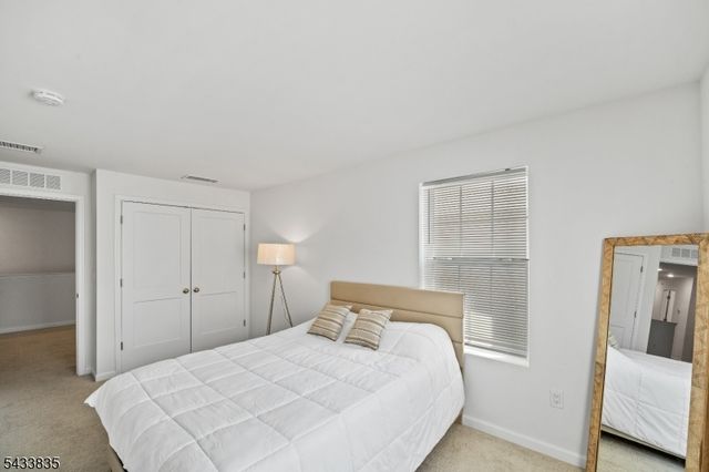 215 Park Ln, Dunellen Boro, NJ 08812