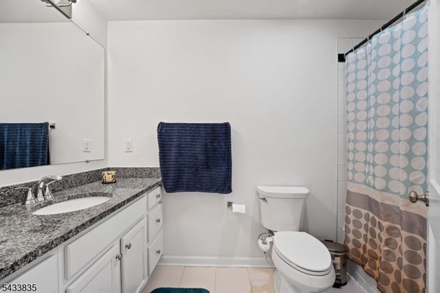 215 Park Ln, Dunellen Boro, NJ 08812