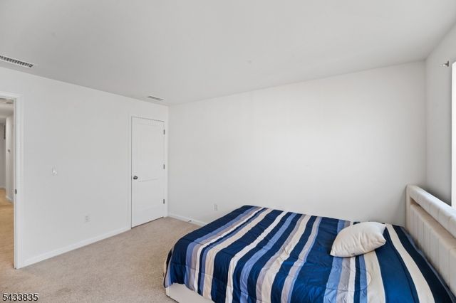 215 Park Ln, Dunellen Boro, NJ 08812