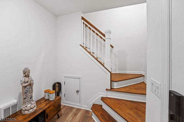 215 Park Ln, Dunellen Boro, NJ 08812