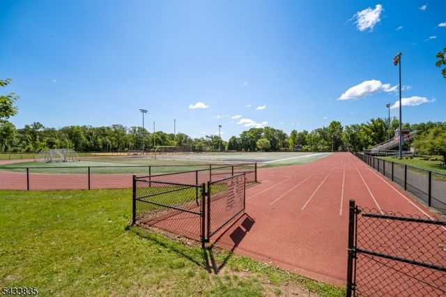 215 Park Ln, Dunellen Boro, NJ 08812