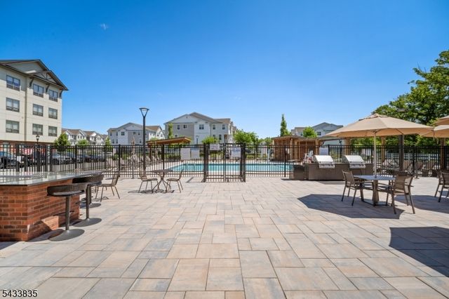 215 Park Ln, Dunellen Boro, NJ 08812