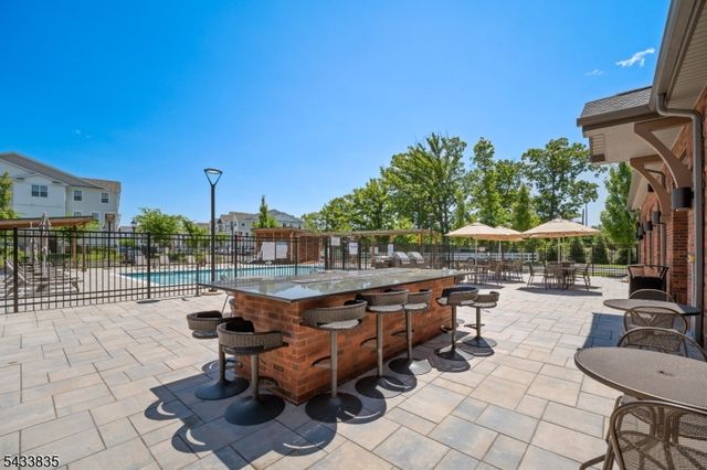 215 Park Ln, Dunellen Boro, NJ 08812