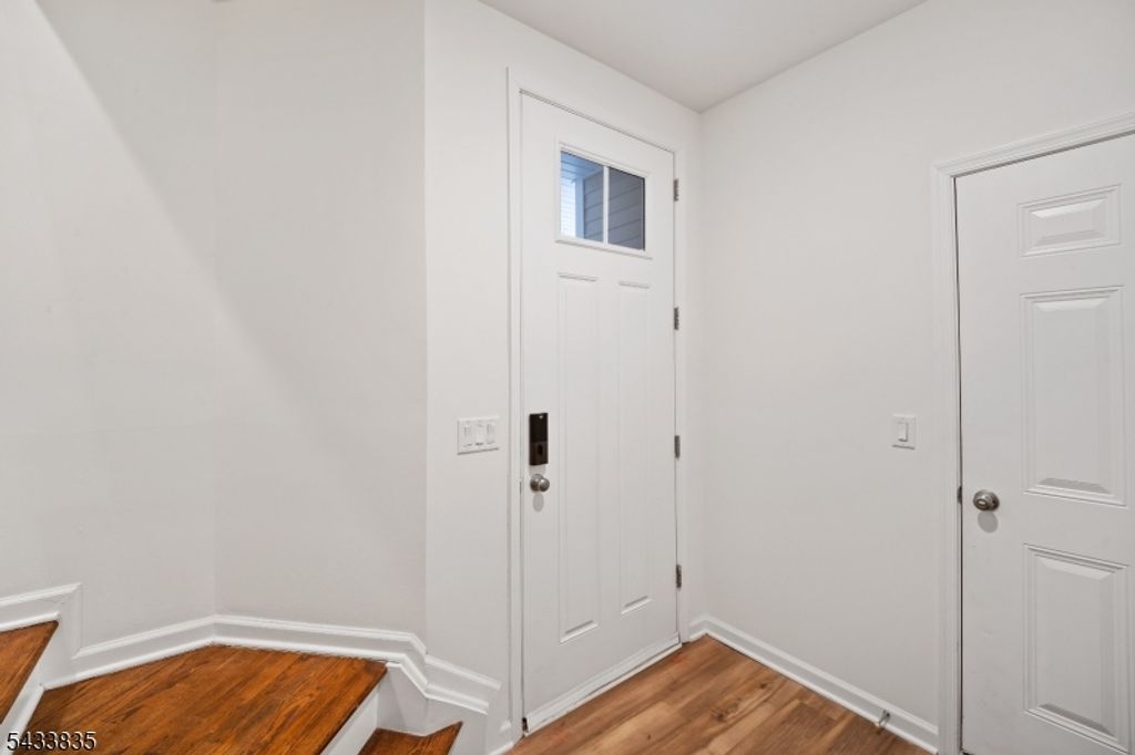 215 Park Ln, Dunellen Boro, NJ 08812 — photo 4