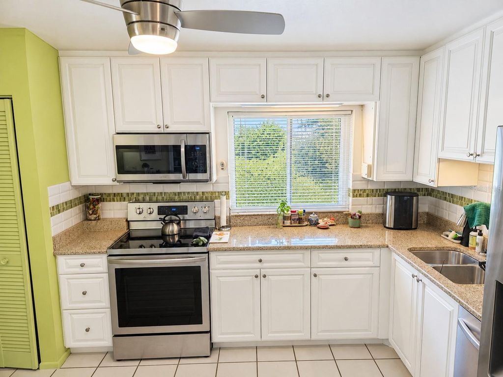 3706 SUN EAGLE LN, BRADENTON, FL 34210 — photo 3