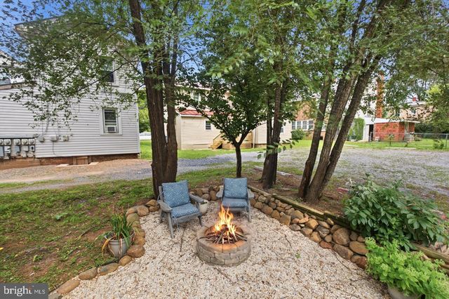 213 E STONEWALL DR, Front Royal, VA 22630