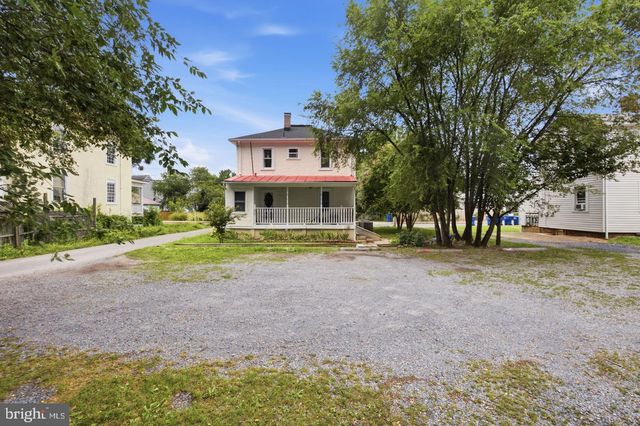 213 E STONEWALL DR, Front Royal, VA 22630