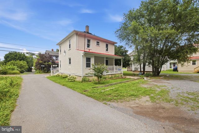 213 E STONEWALL DR, Front Royal, VA 22630