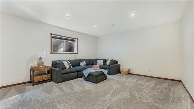 3411 Pawnee Drive SE, Alexandria, MN 56308