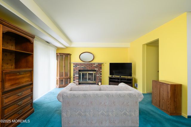 85 Starlight Road, Howell, NJ 07731