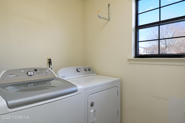 85 Starlight Road, Howell, NJ 07731