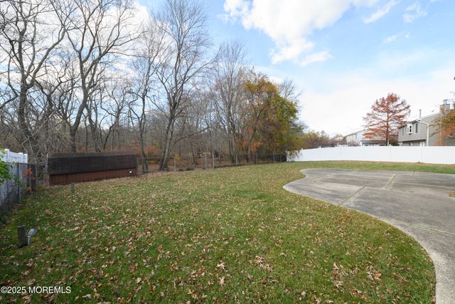 85 Starlight Road, Howell, NJ 07731