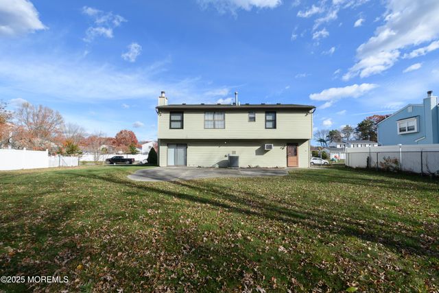 85 Starlight Road, Howell, NJ 07731