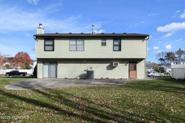 85 Starlight Road, Howell, NJ 07731