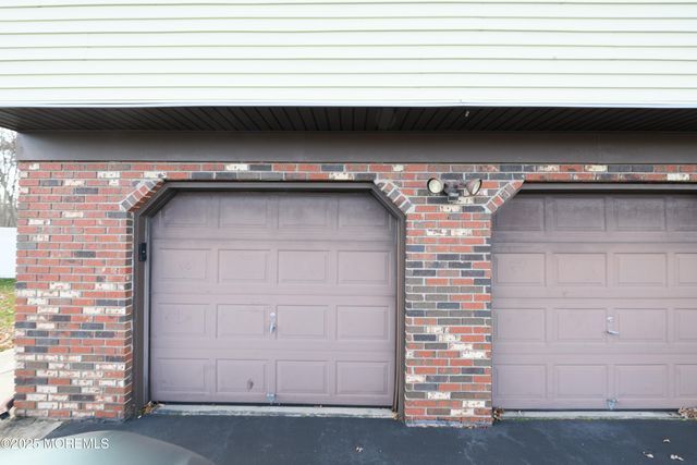 85 Starlight Road, Howell, NJ 07731