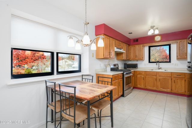 85 Starlight Road, Howell, NJ 07731