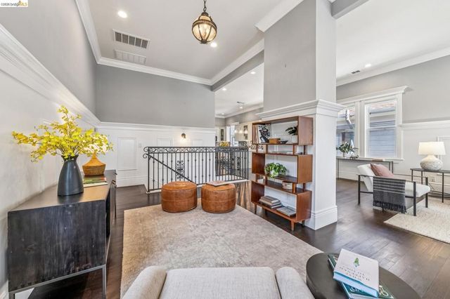 848 33rd St, Oakland, CA 94608