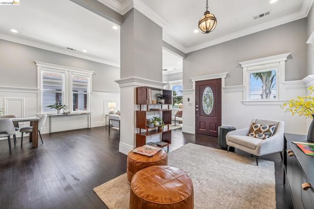 848 33rd St, Oakland, CA 94608