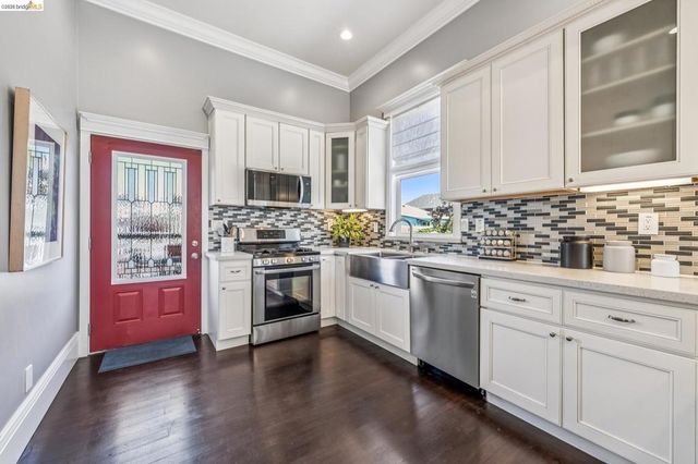 848 33rd St, Oakland, CA 94608