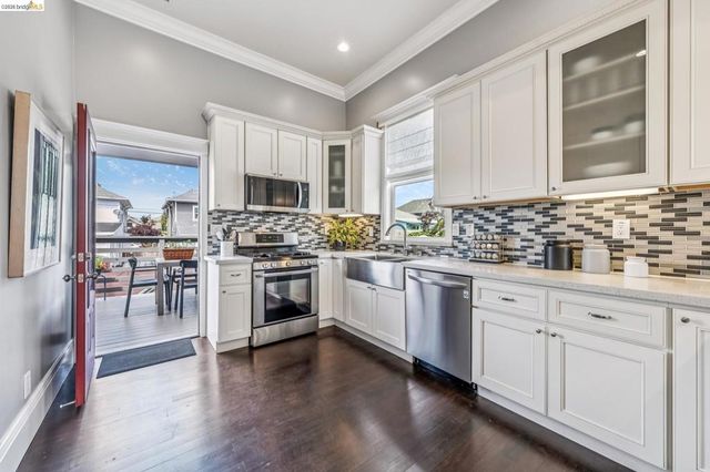 848 33rd St, Oakland, CA 94608