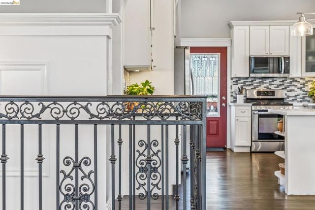 848 33rd St, Oakland, CA 94608