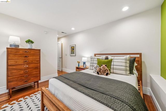 848 33rd St, Oakland, CA 94608