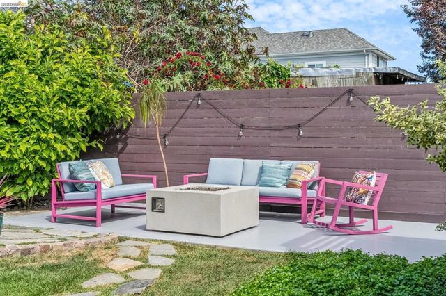 848 33rd St, Oakland, CA 94608