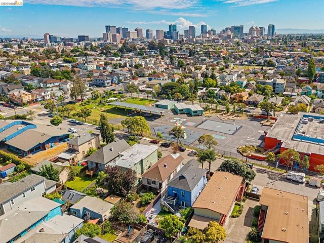 848 33rd St, Oakland, CA 94608