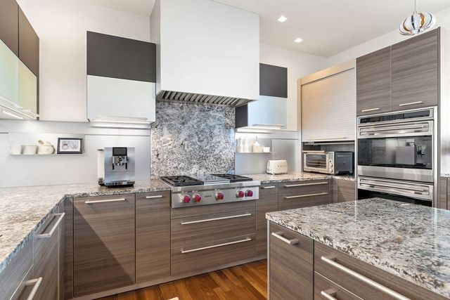 500 Atlantic Ave PH20J, Boston, MA 02210