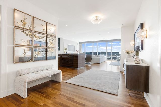 500 Atlantic Ave PH20J, Boston, MA 02210