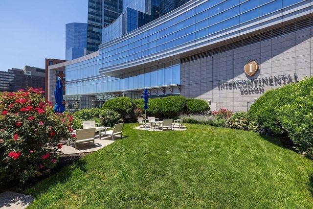 500 Atlantic Ave PH20J, Boston, MA 02210