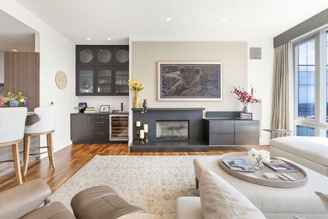 500 Atlantic Ave PH20J, Boston, MA 02210
