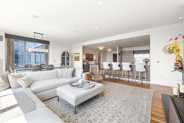 500 Atlantic Ave PH20J, Boston, MA 02210