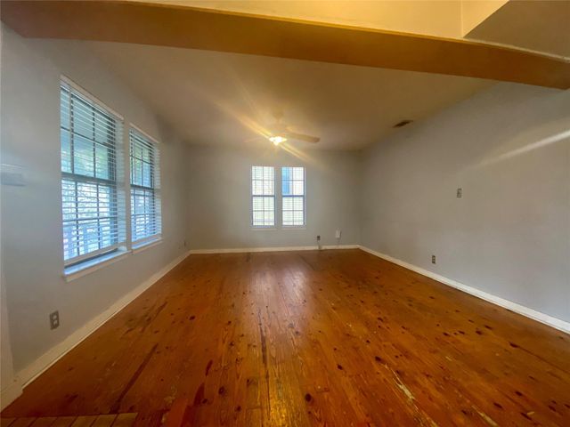 1610 W 10th ST, Austin, TX 78703