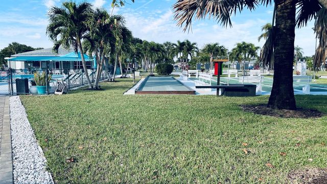 910 South Drive B, Delray Beach, FL 33445
