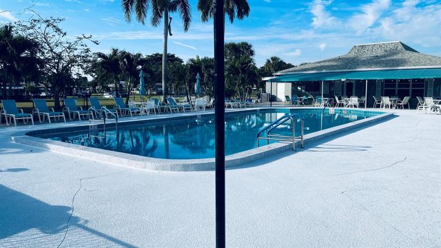 910 South Drive B, Delray Beach, FL 33445