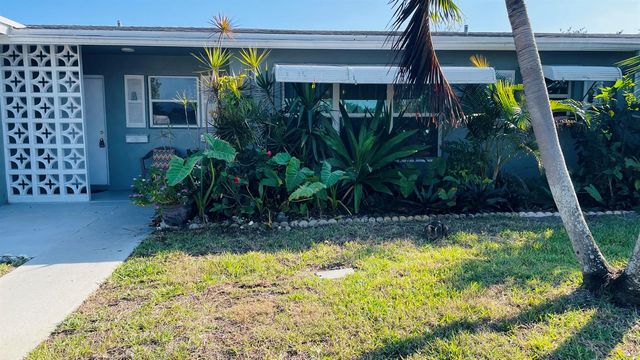 910 South Drive B, Delray Beach, FL 33445