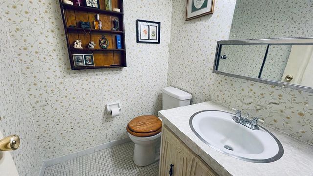 910 South Drive B, Delray Beach, FL 33445