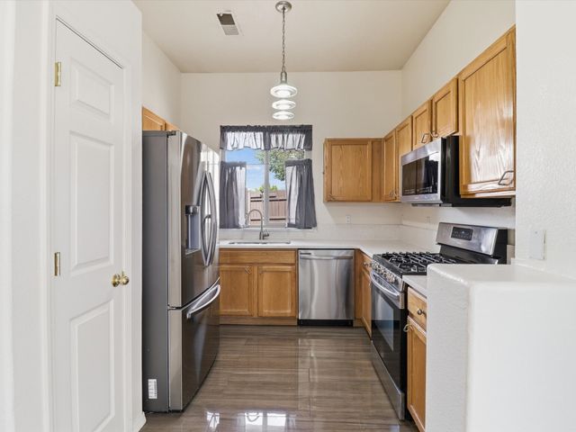 6036 Monte Verde Place, Santa Fe, NM 87507