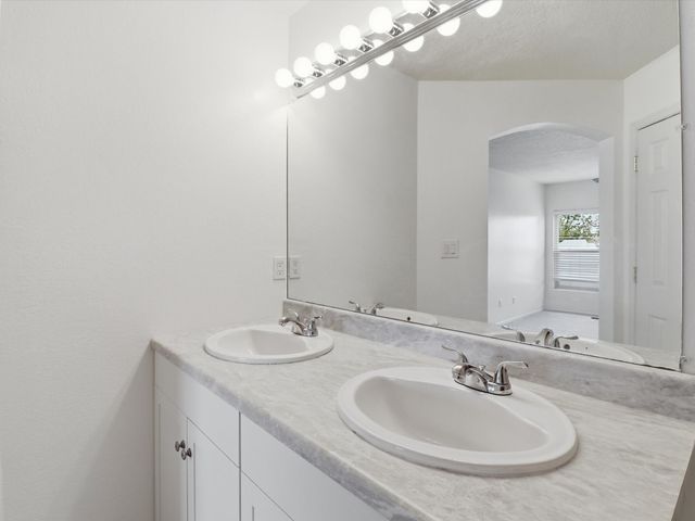 6036 Monte Verde Place, Santa Fe, NM 87507