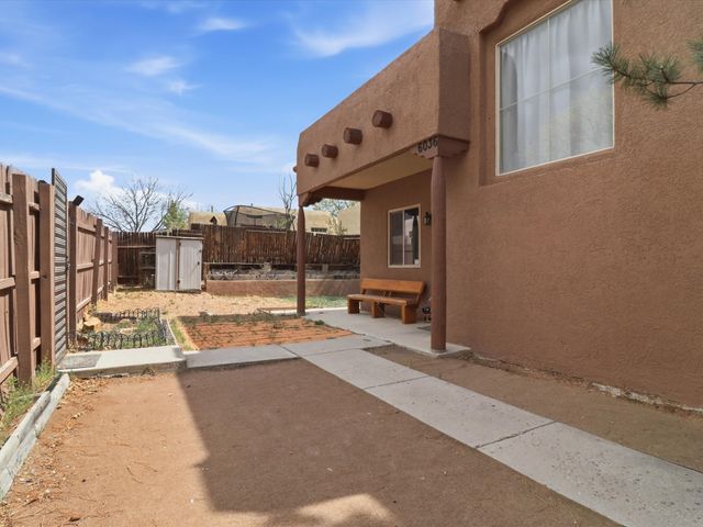 6036 Monte Verde Place, Santa Fe, NM 87507