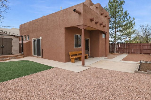 6036 Monte Verde Place, Santa Fe, NM 87507