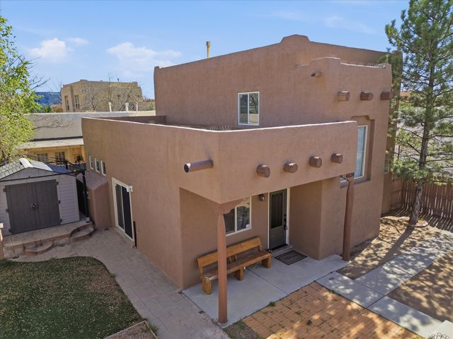 6036 Monte Verde Place, Santa Fe, NM 87507