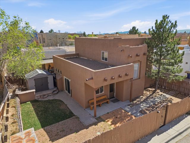6036 Monte Verde Place, Santa Fe, NM 87507